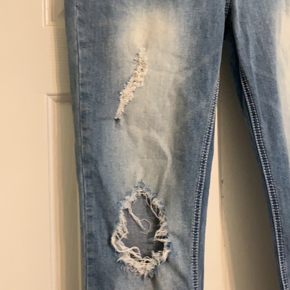 Junior jeans with rips - Picture 3 of 9